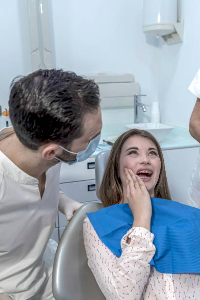 Best Broken or Chipped Tooth Repair in Lyons, KS